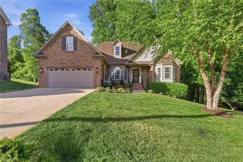 4693 Kellys Trail Ct, Winston Salem, NC 27101