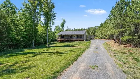 5024 Tabernacle School Rd, Asheboro, NC 27205