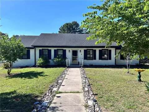 2 Terrell Pl, Louisburg, NC 27549