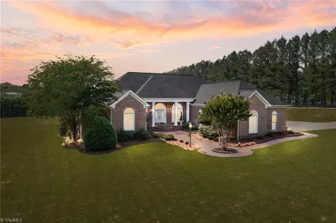 4447 Kendale Rd, High Point, NC 27265