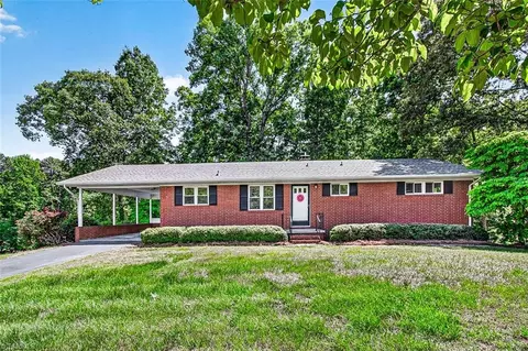 1348 Henley Dr, Asheboro, NC 27205