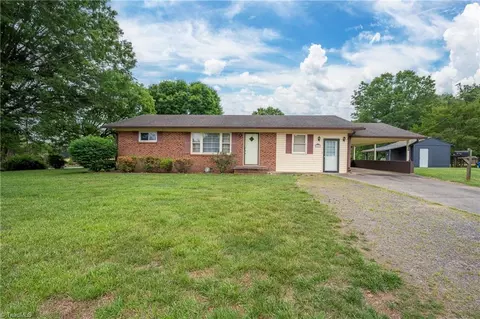 852 Sain Rd, Mocksville, NC 27028