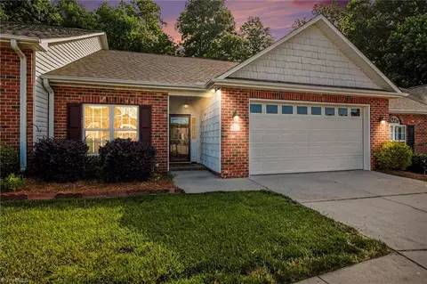433 Peace Rollins Ct, Kernersville, NC 27284