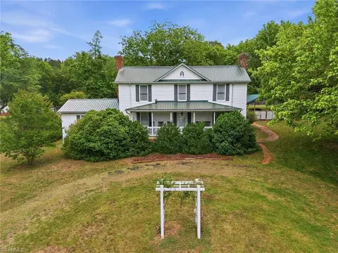 851 Case School Rd, Mayodan, NC 27027