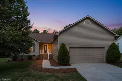 2465 Featherstone Ct, Trinity, NC 27370