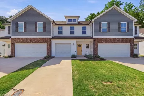917 Cannon Crossing Cir, Greensboro, NC 27410