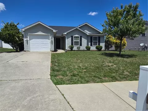 7312 Scenic Village Ln, Whitsett, NC 27377