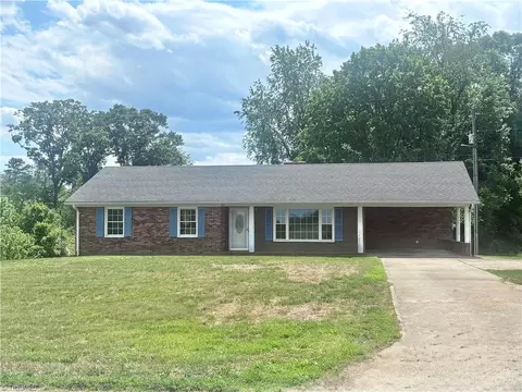 3625 Austin Little Mtn Rd, Roaring River, NC 28669