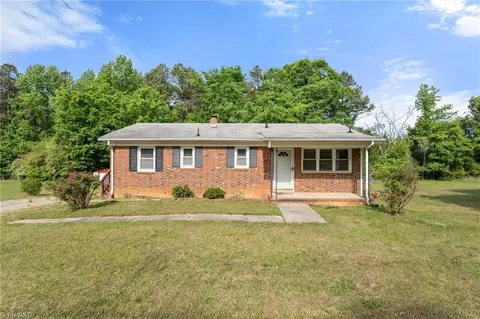 9569 Ridgeville Rd, Leasburg, NC 27291