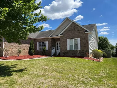 6812 Whirlaway Ct W, Whitsett, NC 27377