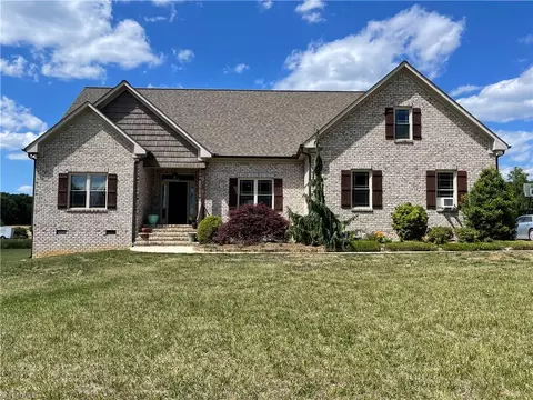 8128 Belews Creek Rd, Stokesdale, NC 27357