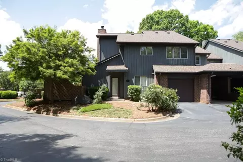210 College Rd #201, Greensboro, NC 27410