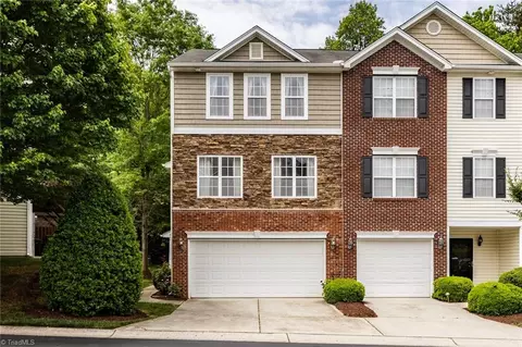 1 Dillingham Pl, Greensboro, NC 27455