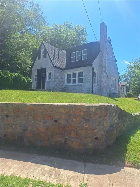 2524 Cherry St N, Winston Salem, NC 27105