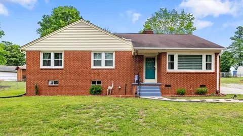 206 Forestrose Dr, Lexington, NC 27295