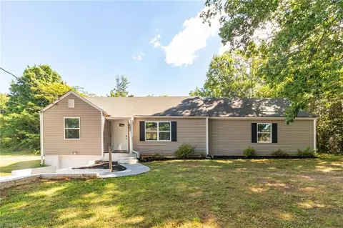 2537 Owen Dr, Winston Salem, NC 27106