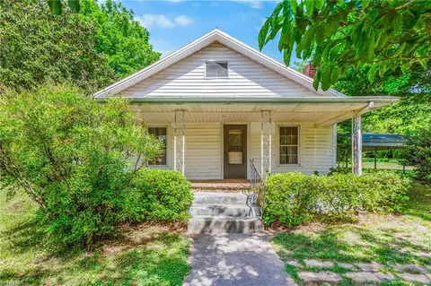 128 John Deere Dr, Harmony, NC 28634