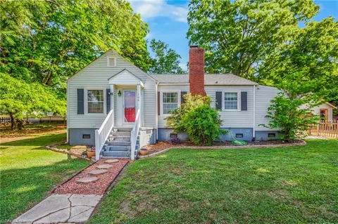 104 Smith St, Walnut Cove, NC 27052