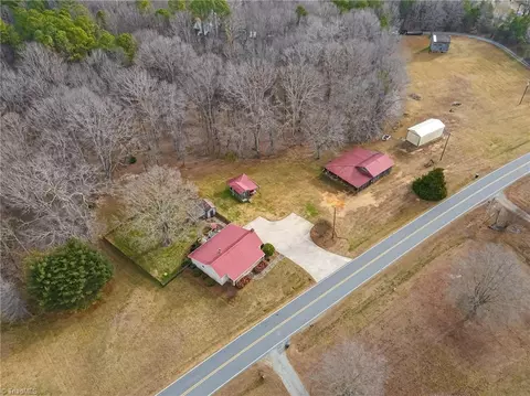 1182 Rosebud Rd, Walnut Cove, NC 27052