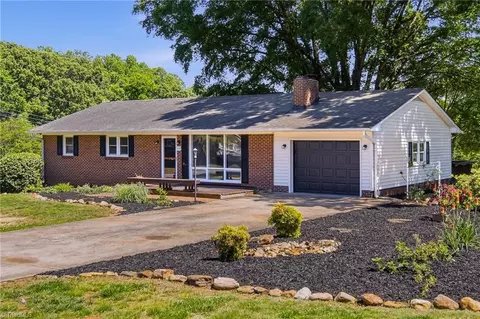 324 Chestnut St, Yadkinville, NC 27055