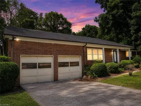 3210 Garden Rd, Burlington, NC 27215