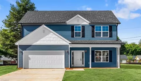 137 Nordwin Ct, Mocksville, NC 27028