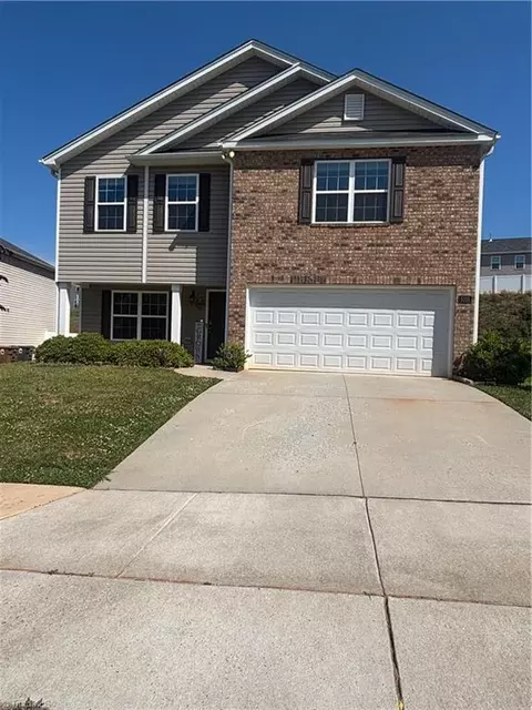 5105 Black Forest Dr, Greensboro, NC 27405