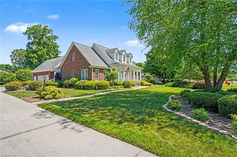 Exterior - 225 Devonway St, Eden, NC 27288 photo 5 of 11