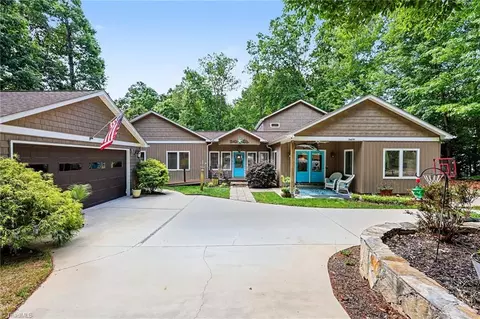 5409 Dobson Rd, Greensboro, NC 27410