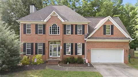 1914 Treyburn Ln, High Point, NC 27265