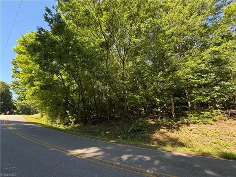 6919 Wooden Rail Ln, Summerfield, NC 27358