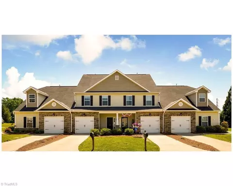 111 Penry Ln, Clemmons, NC 27012