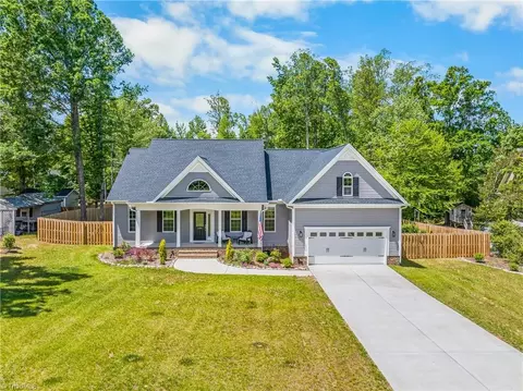 1401 Ashland Dr, Reidsville, NC 27320