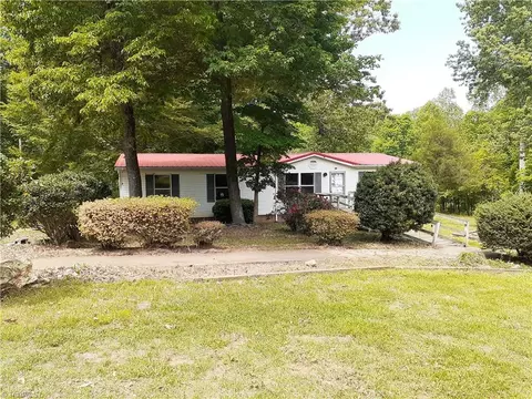 142 Hope Ln, Mocksville, NC 27028