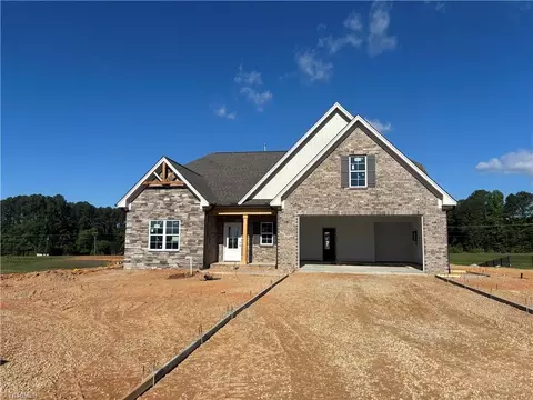 257 Sandpiper Dr, Lexington, NC 27295