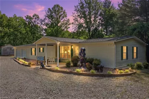 210 Lankford Ln, North Wilkesboro, NC 28659