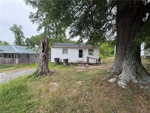 1015 Moody St, Greensboro, NC 27401