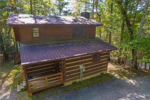 1105 Fall Creek Rd, Purlear, NC 28665 photo 5