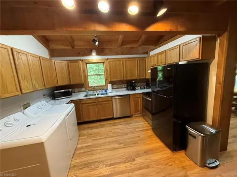 1105 Fall Creek Rd, Purlear, NC 28665 photo 19