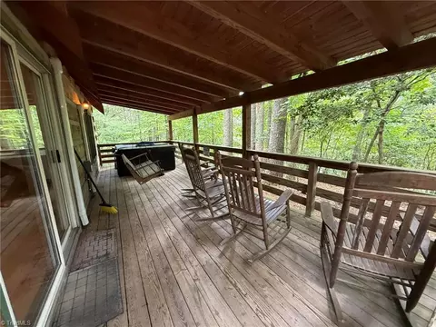 1105 Fall Creek Rd, Purlear, NC 28665 photo 13