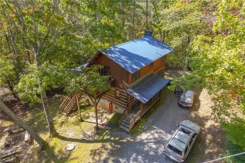 1105 Fall Creek Rd, Purlear, NC 28665 photo 4