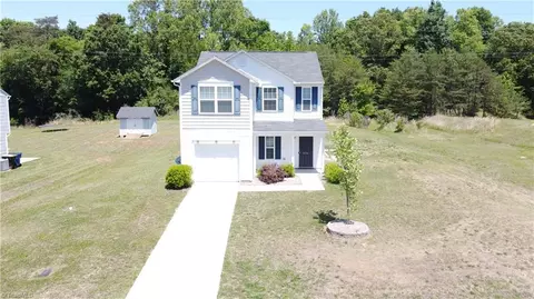 2136 Simpson Rd, Burlington, NC 27217 photo 2