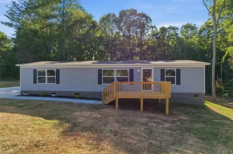 124 Kameron Ct, Madison, NC 27025