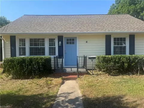 214 Moon St, Thomasville, NC 27360