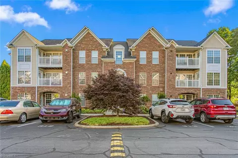 2219 Delaney Dr #214, Burlington, NC 27215