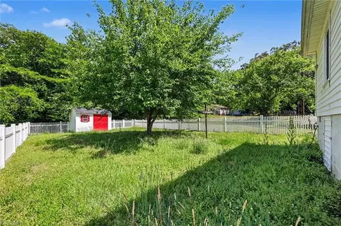 Exterior - 1602 Larkin St, High Point, NC 27262 photo 5 of 6