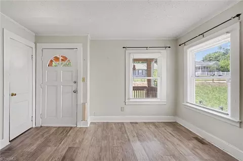 Living - 1602 Larkin St, High Point, NC 27262 photo 1 of 6