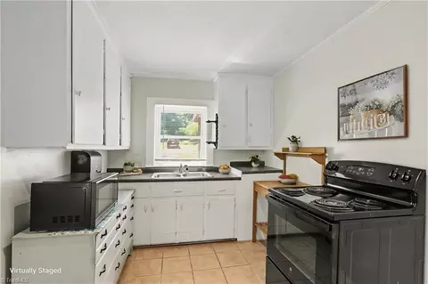 Kitchen - 1602 Larkin St, High Point, NC 27262 photo 2 of 3