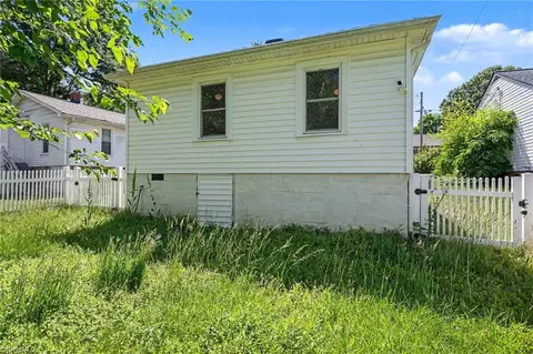 Exterior - 1602 Larkin St, High Point, NC 27262 photo 4 of 6