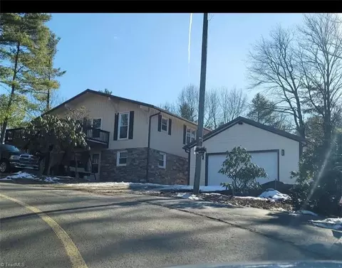 81 Pine Tree Dr, Roaring Gap, NC 28668